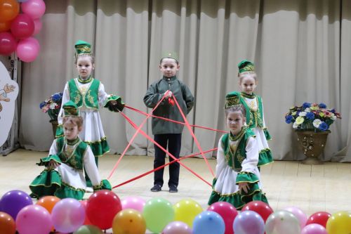 Бөрбаш балалар бакчасы концерты елатты да, елмайтты да (+ бик күп фото)