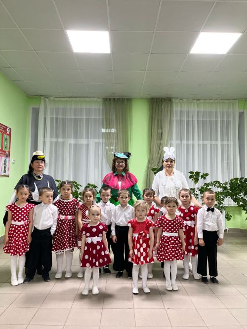 Нөнәгәрдә балаларның иҗат концерты узды
