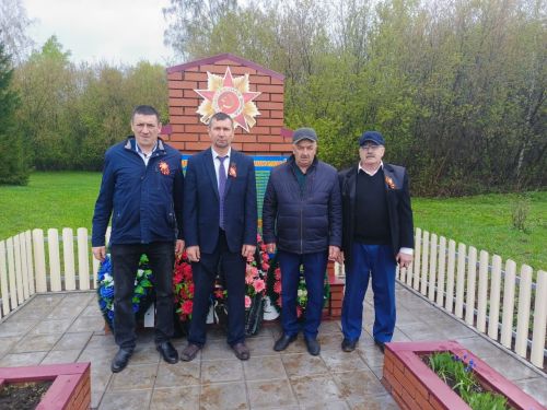 Комзавод авылында Бөек Җиңүнең 80 еллыгына багышланган тантаналы митинг булды
