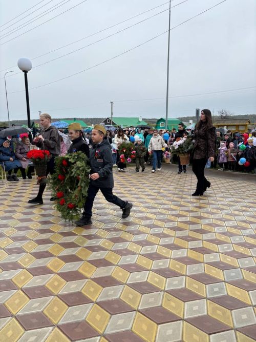 Мы в вечном долгу перед теми, кто подарил нам мир