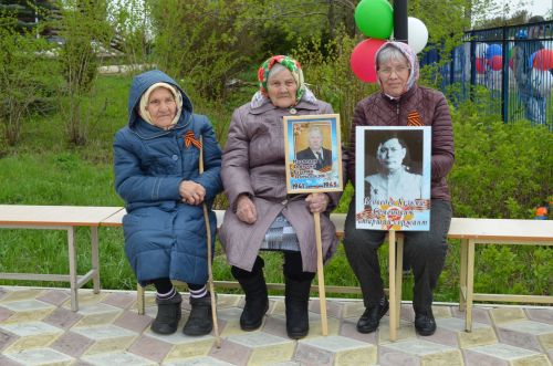 Мы в вечном долгу перед теми, кто подарил нам мир