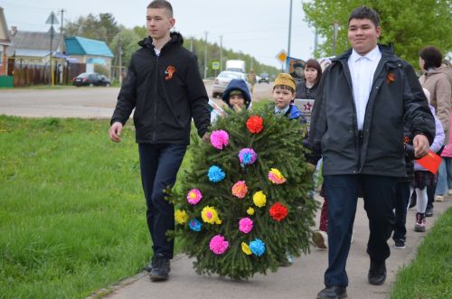 Мы в вечном долгу перед теми, кто подарил нам мир