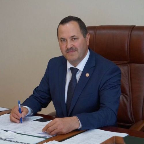 Россия көне уңаеннан тәбрикләү сүзе