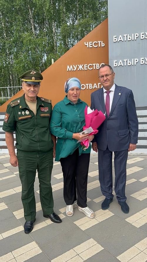 Балтачта бәйрәм уңаеннан бертөркем райондашлар хөрмәтләнде