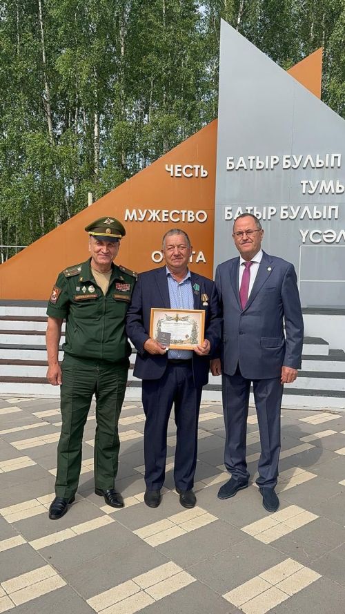 Балтачта бәйрәм уңаеннан бертөркем райондашлар хөрмәтләнде