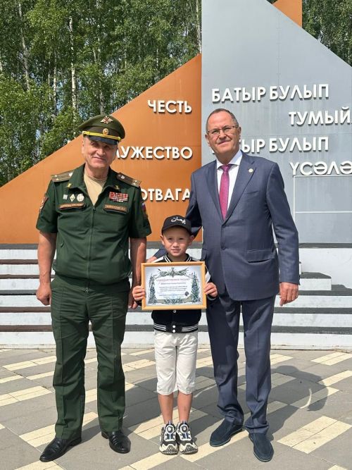 Балтачта бәйрәм уңаеннан бертөркем райондашлар хөрмәтләнде