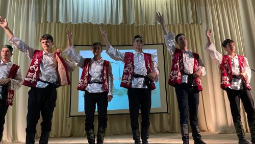 «Салавычым — бәхет илем» дип исемләнгән яңа китап дөнья күрде