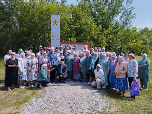 Югары Сәрдек авылында һәйкәл ачылды