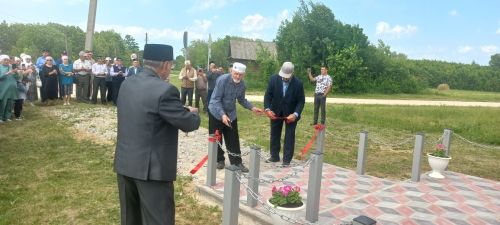Югары Сәрдек авылында һәйкәл ачылды