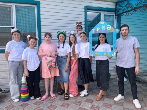 «Факел» клубы хезмәткәрләре һәм «Игелекле Балтач» волонтерлары мөмкинлеге чикле балаларны бәйрәм белән котлады