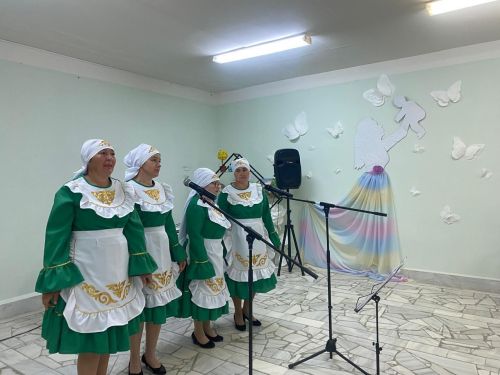 Әтнә һәм Сәрдек үзешчәннәре «Наз»да кунакта