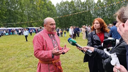 «Гырон-быдтон» гөрләде (+фотолар)