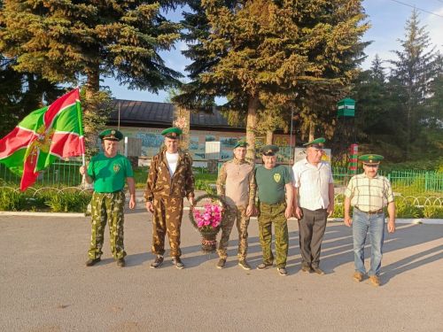 Алар әз булсалар да,  бердәм