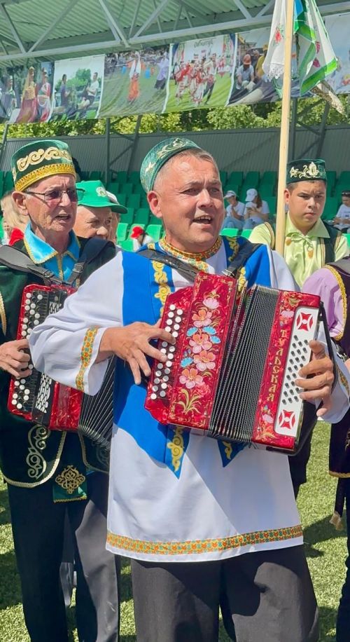 Хезмәт-Азьлане командасы журналистлар Сабан туеннан зур җиңүләр белән кайтты
