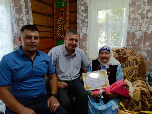 Рафисә апа беркайчан зарлана белми, һәрвакыт булганга канәгать