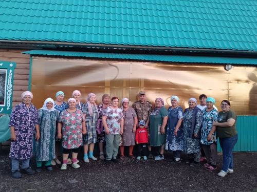 Чутайда волонтерлар  чираттагы ялга кайткан Нияз белән очрашкан