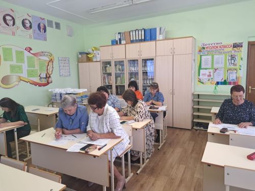 В Мало-Лызинском  школе прошло секционное заседание августовской конференции учителей удмуртского языка и литературы