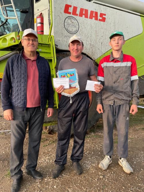 Балтачта комбайнчыларга акчалата сертификатлар, аларның ярдәмчеләренә  бүләкләр бирелде