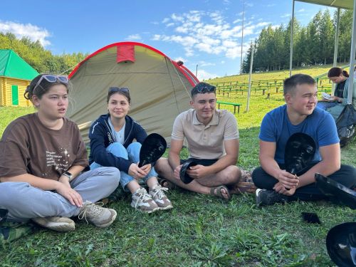 Бөрбаш авылында районыбыз яшьләре өчен палаткалы форум оештырылды