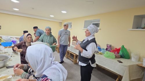 Кичә «Балтач нуры» мәхәлләсендә солдатларга чәй тутырдылар