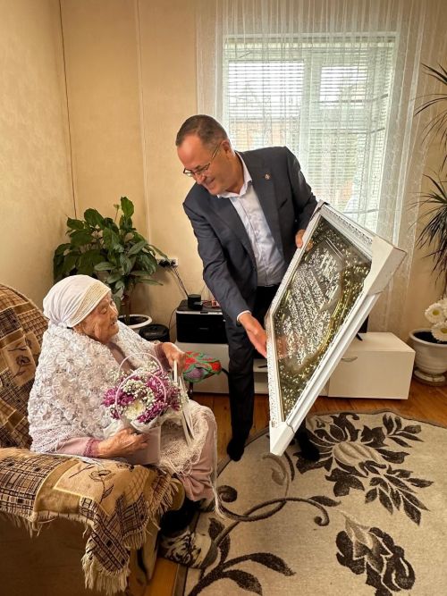 Зәкия Харис кызы Зарипова үзенең 95 яшьлек олуг гомер бәйрәмен каршы алды