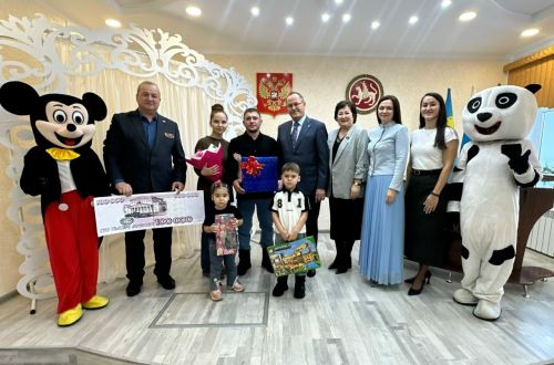 Махсус хәрби операциядәге Дамир Ишморатов улы туган көннәрдә вакытлыча ялга кайткан