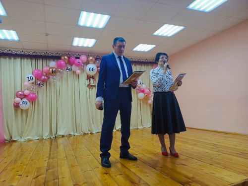 Нөнәгәр урта мәктәбендә сабакташлар очрашты