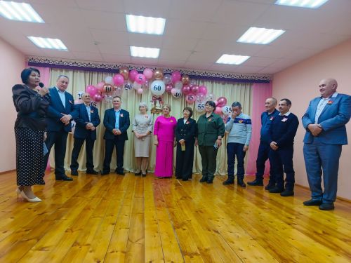 Нөнәгәр урта мәктәбендә сабакташлар очрашты