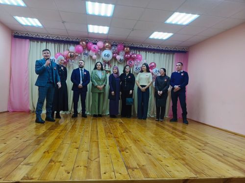 Нөнәгәр урта мәктәбендә сабакташлар очрашты