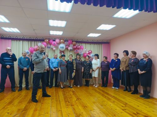 Нөнәгәр урта мәктәбендә сабакташлар очрашты