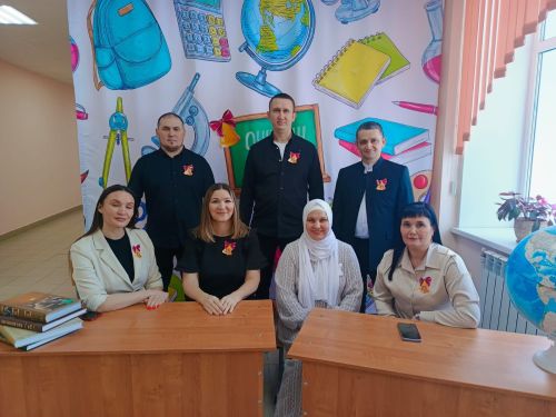 Нөнәгәр урта мәктәбендә сабакташлар очрашты