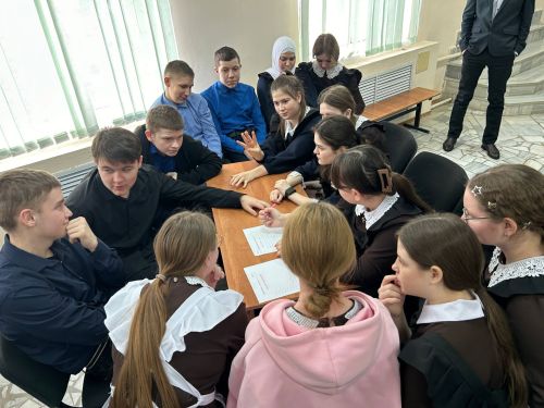 «Хыял» яшьләр үзәге Яңгул мәктәбендә кунакта булды