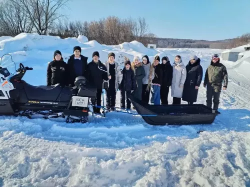 Кече Лызи укучылары балыкларга ярдәм кулы сузган