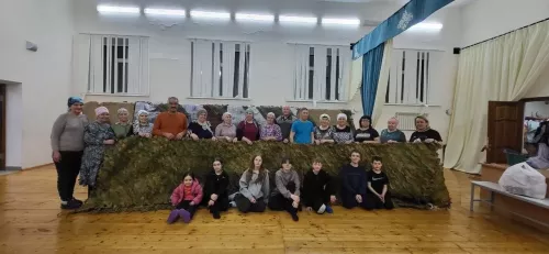 Чапшарлылар кабат сетка үргән, чәйләр тутырган