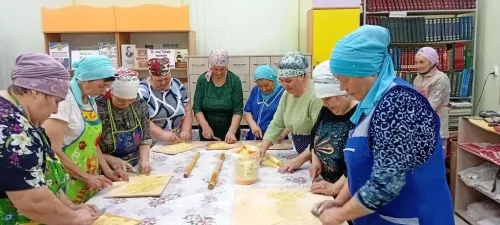 Борнакта егетләр өчен кабат өй токмачлары кискәннәр