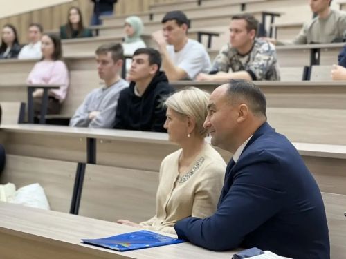 Балтач районы җитәкчелеге Казанда үзебезнең студентлар белән очрашты