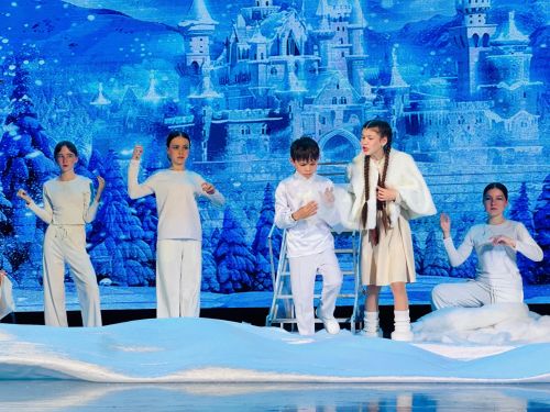Норма мәктәбенең «Сәйяр» театр фестивале җиңүчеләре «Бозны эреткән йөрәк» спектаклен тәкъдим итте