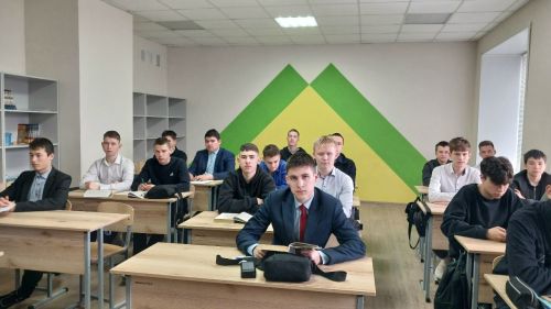 «Форпост» үзәге җитәкчесе Арча аграр-сәнәгать һөнәр көллиятенең 2нче филиалында булды