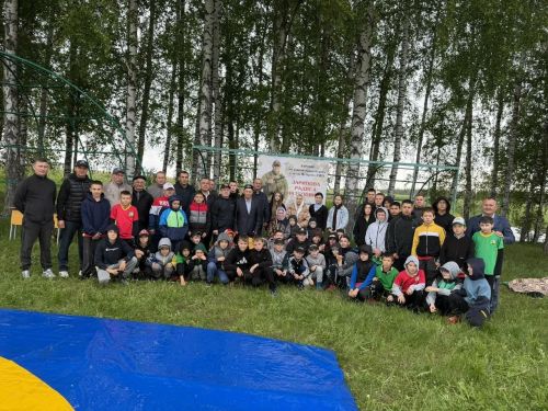 Махсус хәрби операцияда батырларча һәләк булган Зарипов Рәдис истәлегенә көрәш ярышы узды