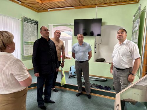 Балтач районы башлыгы төзелеш объектларында булып, эш барышы белән танышты