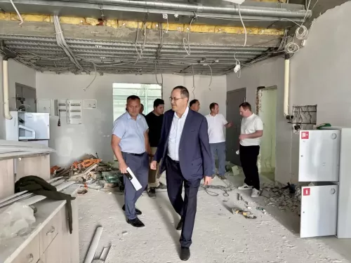 Балтач районы башлыгы төзелеш объектларында булып, эш барышы белән танышты