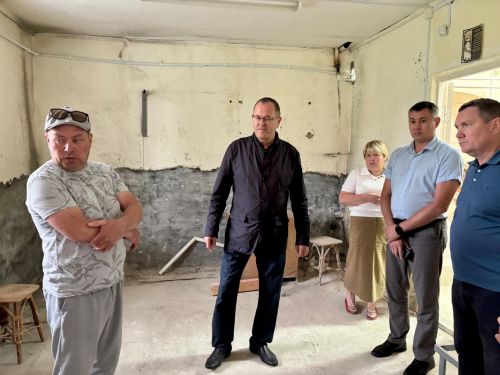 Балтач районы башлыгы төзелеш объектларында булып, эш барышы белән танышты