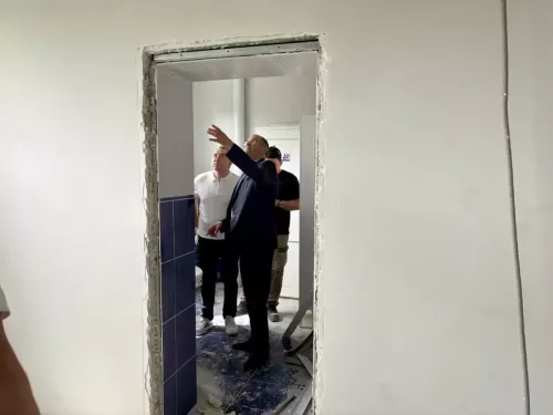 Балтач районы башлыгы төзелеш объектларында булып, эш барышы белән танышты