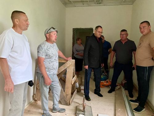 Балтач районы башлыгы төзелеш объектларында булып, эш барышы белән танышты