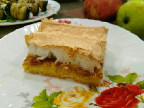 Рафилә Шәмсетдинова «Алмалы болытлар» пирогы рецепты