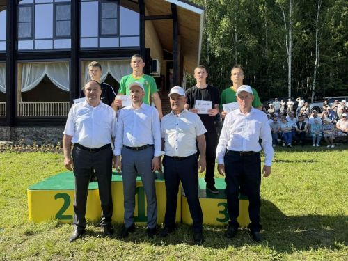 Балтач сабантуеның балалар арасында көрәш батырлары