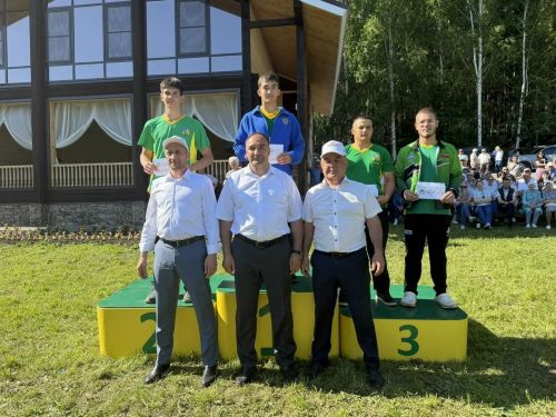 Балтач сабантуеның балалар арасында көрәш батырлары