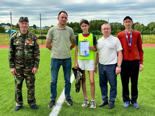 Балтачта кызлар һәм егетләр арасында футбол ярышы узды
