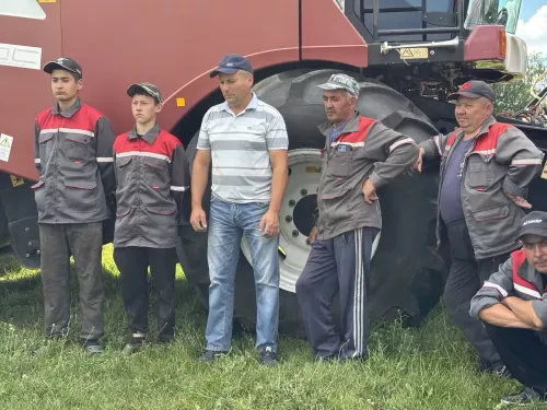 Балтачта комбайннар парады дәвам итә