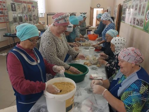Норма волонтерлары махсус хәрби хезмәттәге егетләребезгә гел ярдәм итеп тора